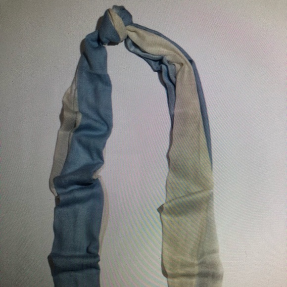 100% FINE WOOL SCARF - Picture 3 of 5